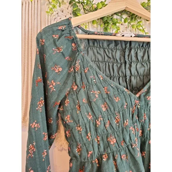 American Eagle Green Dainty Floral Long Sleeve Cropped Smocked Top, Size XS - Picture 3 of 6